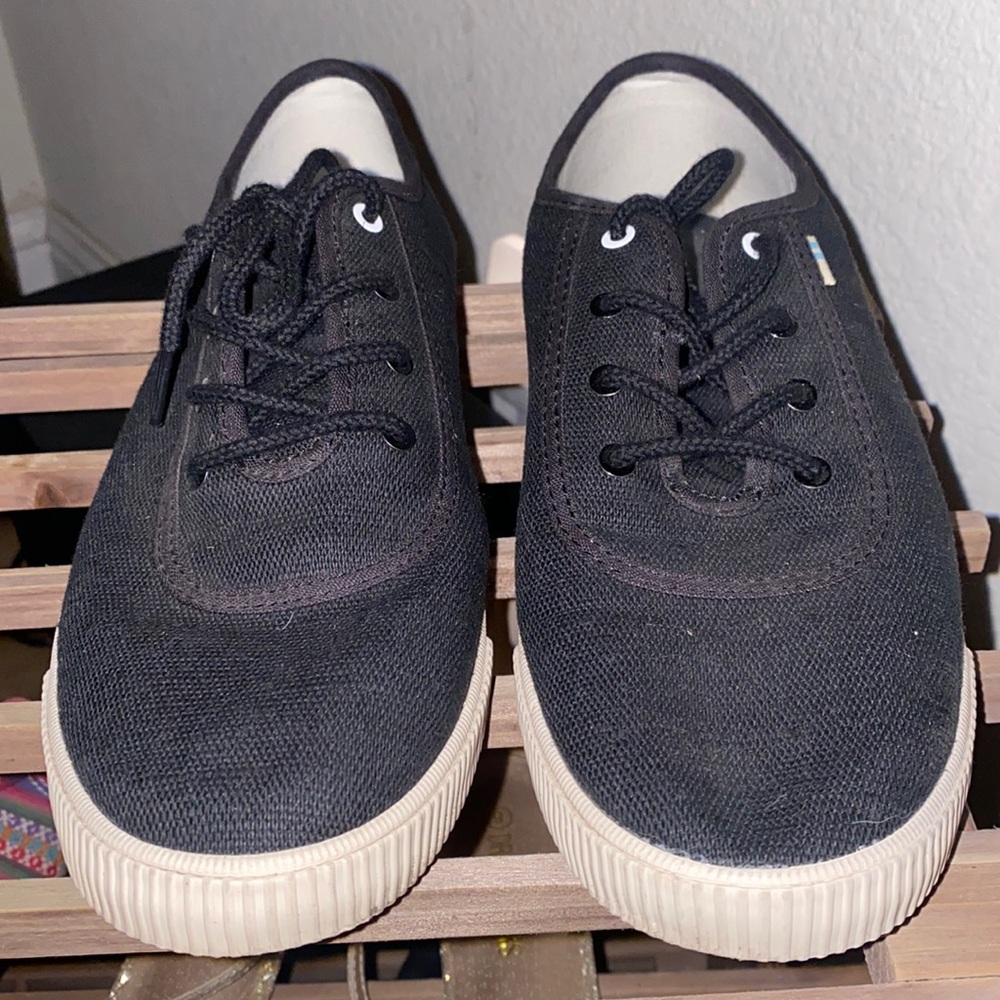 Toms